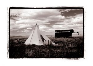 Montant_Tepee_Sepia_Web.jpg